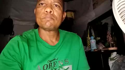 Snapshot of condor087510 chatting on December 22, 4:09 am Miguel online show from December 22, 4:09 am