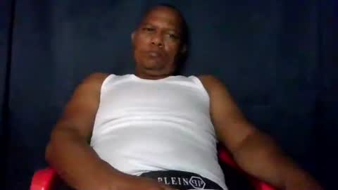 Snapshot of condor087510 chatting on February 3, 6:40 am Miguel online show from February 3, 6:40 am