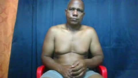 Snapshot of condor087510 chatting on February 16, 2:07 am Miguel online show from February 16, 2:07 am