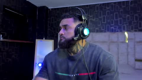 Snapshot of connor_666 chatting on February 5, 3:13 am rusfegui online show from February 5, 3:13 am