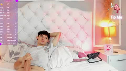 Snapshot of connor_and_angel chatting on February 7, 4:46 pm connor_and_angel online show from February 7, 4:46 pm