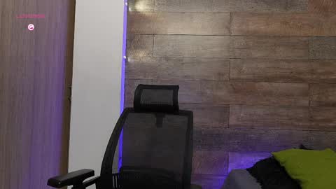 connor_h1 online show from March 28, 5:40 am