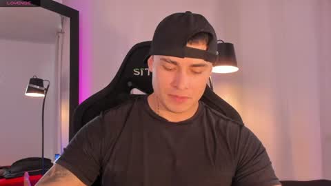 Snapshot of connorsmith_26 chatting on June 25, 2:21 pm Connor Smith online show from June 25, 2:21 pm