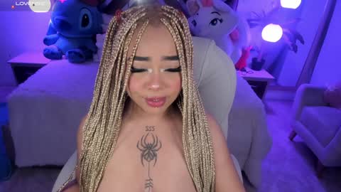 Snapshot of conny_curly chatting on January 18, 11:44 pm Conny online show from January 18, 11:44 pm