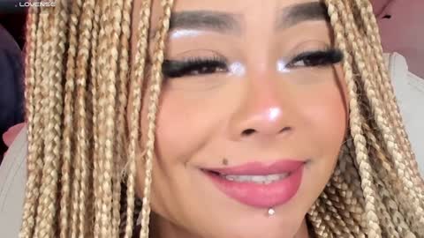 Snapshot of conny_curly chatting on January 25, 4:35 pm Conny online show from January 25, 4:35 pm