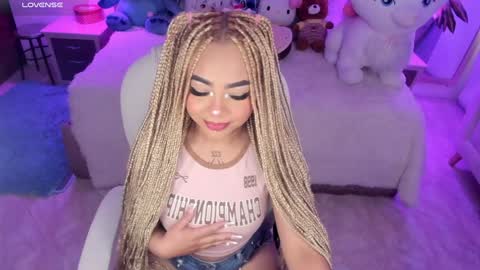 Snapshot of conny_curly chatting on January 27, 1:30 pm Conny online show from January 27, 1:30 pm