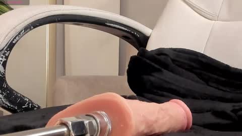 Snapshot of conny_curly chatting on March 12, 11:33 pm Conny online show from March 12, 11:33 pm