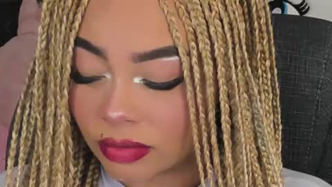 Snapshot of conny_curly chatting on September 23, 1:58 pm Conny online show from September 23, 1:58 pm