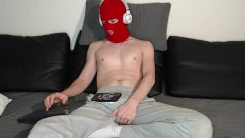 Snapshot of conor_and_chester chatting on September 27, 4:12 pm Conor and Chester online show from September 27, 4:12 pm