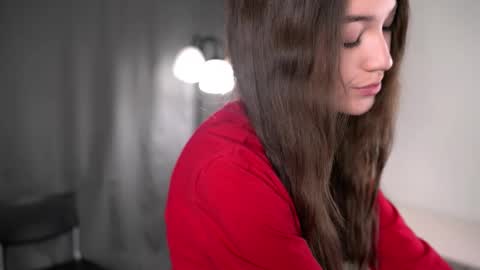 Ellie online show from March 27, 11:10 am