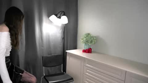 Ellie online show from March 28, 6:24 am