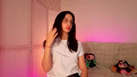 coochyy online show from October 7, 10:01 am