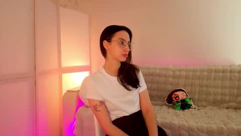 coochyy online show from October 8, 10:02 am