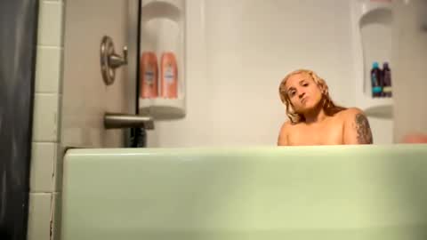 MommyB69 online show from October 20, 12:00 am