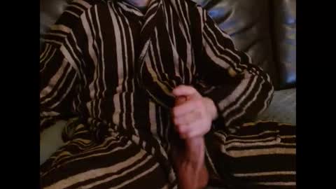 Snapshot of coolbreeze420842217 chatting on December 16, 6:35 pm coolbreeze420 online show from December 16, 6:35 pm