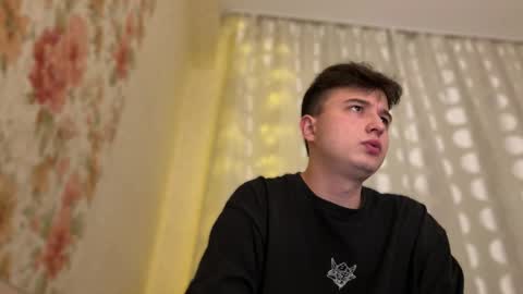 Lisa and Alen online show from December 1, 6:02 pm