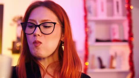 Snapshot of coolteacher chatting on December 13, 12:39 pm Ginger The Cringer online show from December 13, 12:39 pm