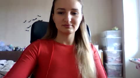 Snapshot of cora_fora chatting on October 8, 8:56 am cora_fora online show from October 8, 8:56 am