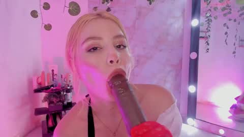 coral online show from April 14, 1:55 am