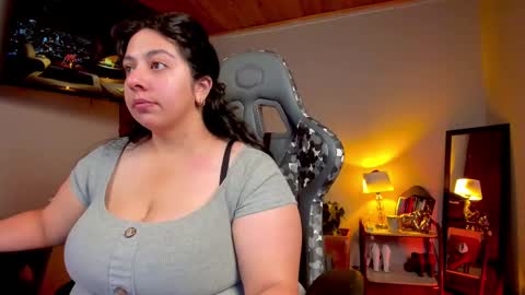 Snapshot of coraline_latin chatting on February 9, 11:25 pm Coraline online show from February 9, 11:25 pm