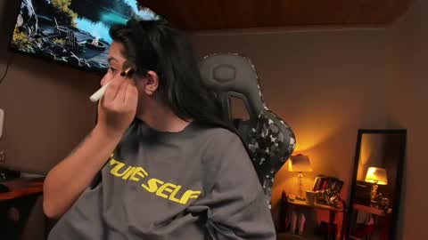 Snapshot of coraline_latin chatting on March 1, 9:15 pm Coraline online show from March 1, 9:15 pm