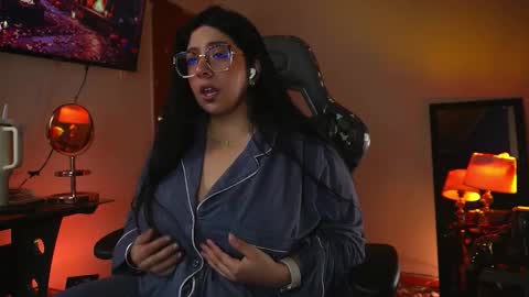 Snapshot of coraline_latin chatting on October 12, 4:17 pm Coraline online show from October 12, 4:17 pm