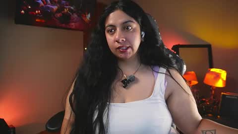 Snapshot of coraline_latin chatting on November 3, 11:15 pm Coraline online show from November 3, 11:15 pm