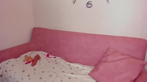  Red  online show from May 31, 2:46 pm