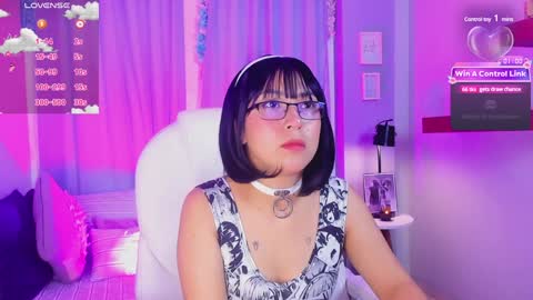 Coral Stefani online show from December 13, 8:09 am