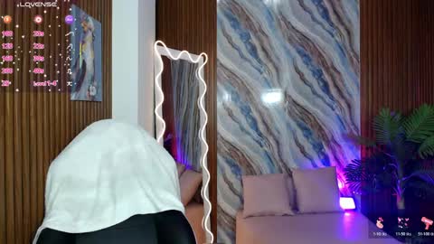 corall_tay1 online show from April 16, 11:55 am