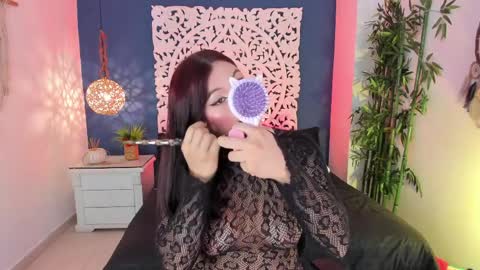   online show from April 4, 12:24 pm