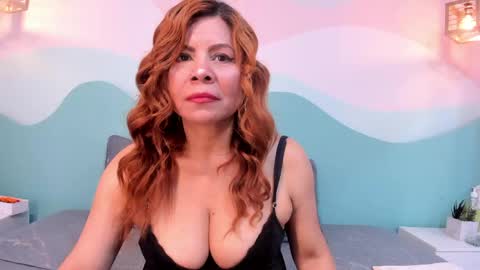 corina_taylor12 online show from April 18, 12:42 pm