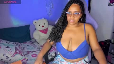 Snapshot of corinastonee chatting on October 16, 12:33 am corina online show from October 16, 12:33 am