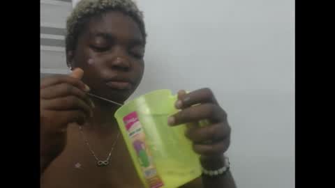 Snapshot of cornxcuntx chatting on October 25, 2:52 am cornxcuntx online show from October 25, 2:52 am