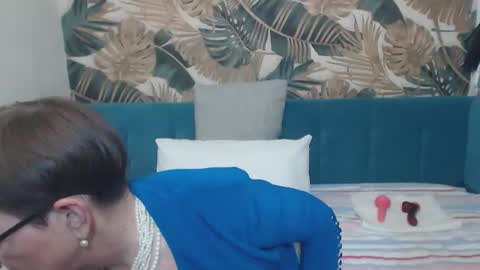 Snapshot of corssika chatting on March 1, 7:26 pm corssika online show from March 1, 7:26 pm