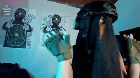 Snapshot of cos_operator chatting on September 13, 7:35 pm cos_operator online show from September 13, 7:35 pm