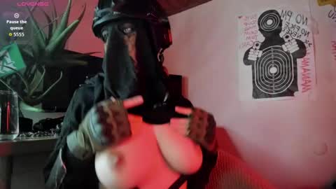 Snapshot of cos_operator chatting on October 2, 6:15 pm cos_operator online show from October 2, 6:15 pm