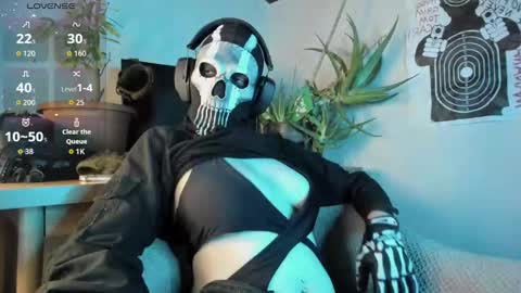 Snapshot of cos_operator chatting on October 11, 6:50 pm cos_operator online show from October 11, 6:50 pm