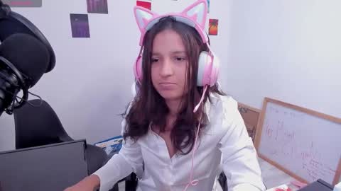 Snapshot of cositarika__ chatting on February 1, 2:04 pm Lunita online show from February 1, 2:04 pm