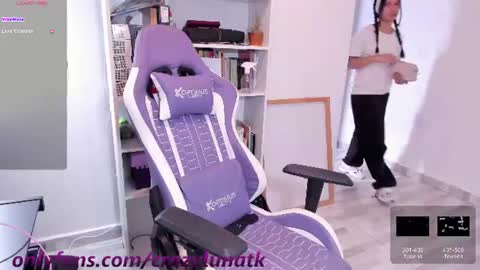 Snapshot of cositarika__ chatting on July 8, 1:37 pm Lunita online show from July 8, 1:37 pm