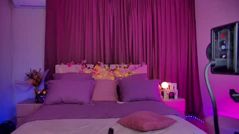 Sia online show from December 7, 6:21 am