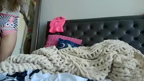 cosmicbae777 online show from November 12, 3:45 pm