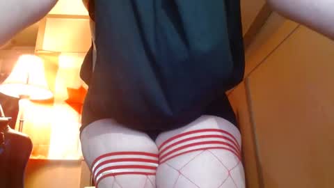 Snapshot of cosmicjones88 chatting on January 15, 12:51 am cosmicjones88 online show from January 15, 12:51 am