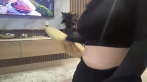 Snapshot of cosmo_blondiee chatting on September 18, 9:00 am cosmo_blondiee online show from September 18, 9:00 am