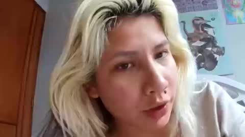 cosmowanda27 online show from October 16, 8:10 pm