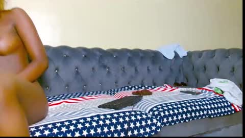 Snapshot of cottoncandi01 chatting on November 20, 2:17 pm tina online show from November 20, 2:17 pm