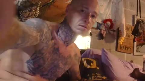 Snapshot of cotybonilla chatting on October 16, 1:28 am Leftys Way online show from October 16, 1:28 am