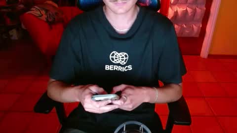 Snapshot of couldbesleeping chatting on November 23, 7:08 am couldbe online show from November 23, 7:08 am