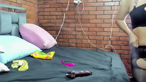 Snapshot of couple_gold69 chatting on October 2, 9:16 am Andrea and Scott online show from October 2, 9:16 am