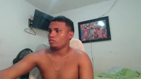 Snapshot of couple_hot0240129 chatting on November 21, 3:11 pm couple_hot0240129 online show from November 21, 3:11 pm